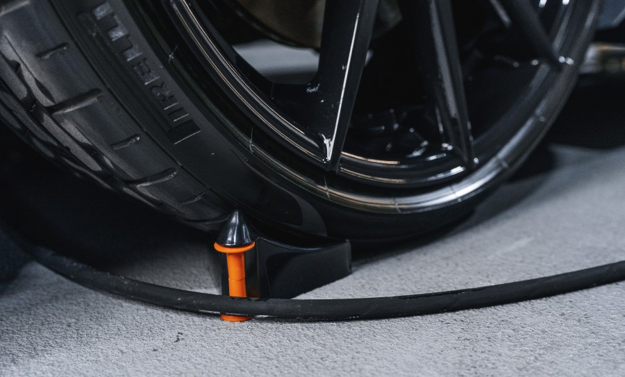 FUNCTIONAL HOSE CHOCK